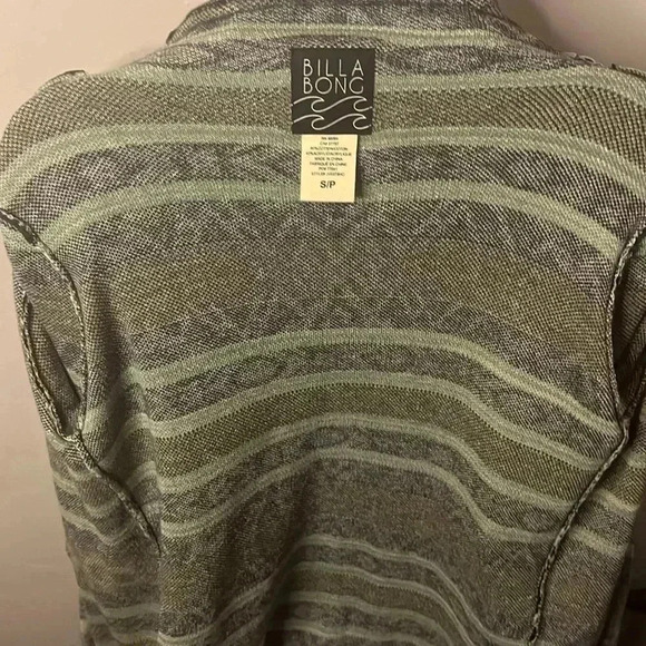 Billabong size small Aztec design sweater cardigan - Picture 5 of 5